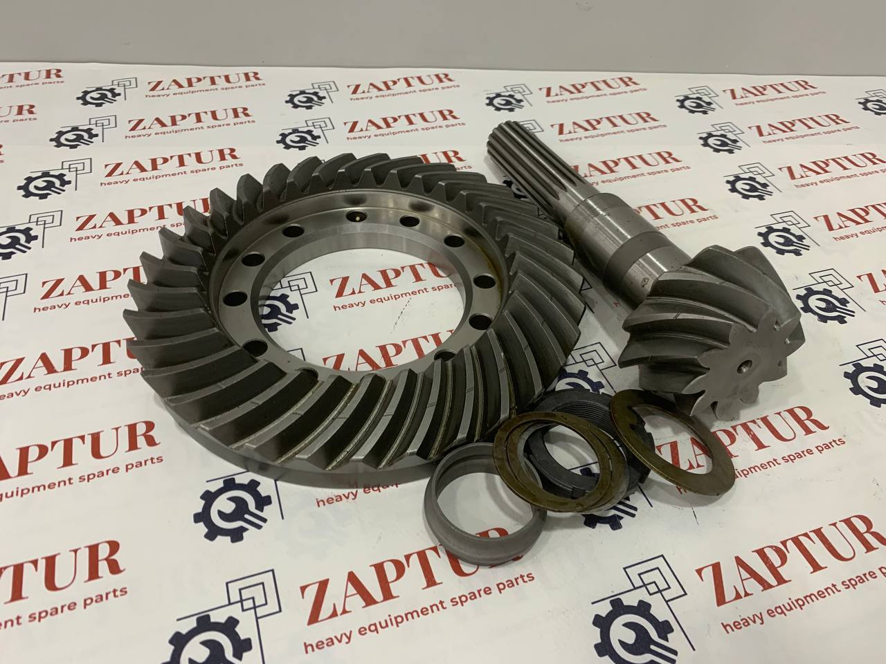 This bevel gear set is suitable for Carraro Components