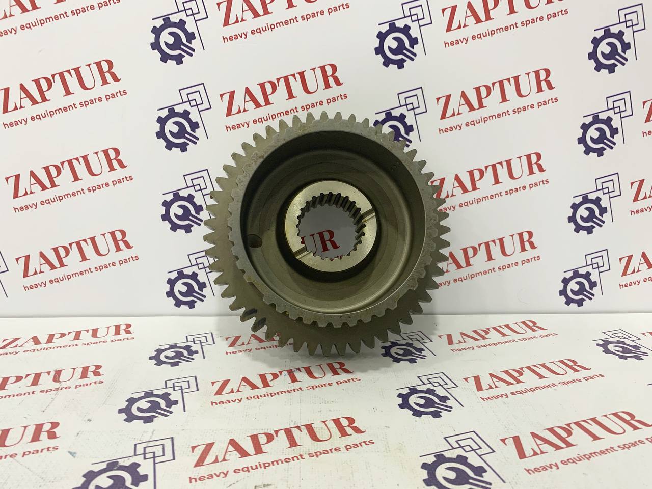 This gear kit is suitable for Carraro components.