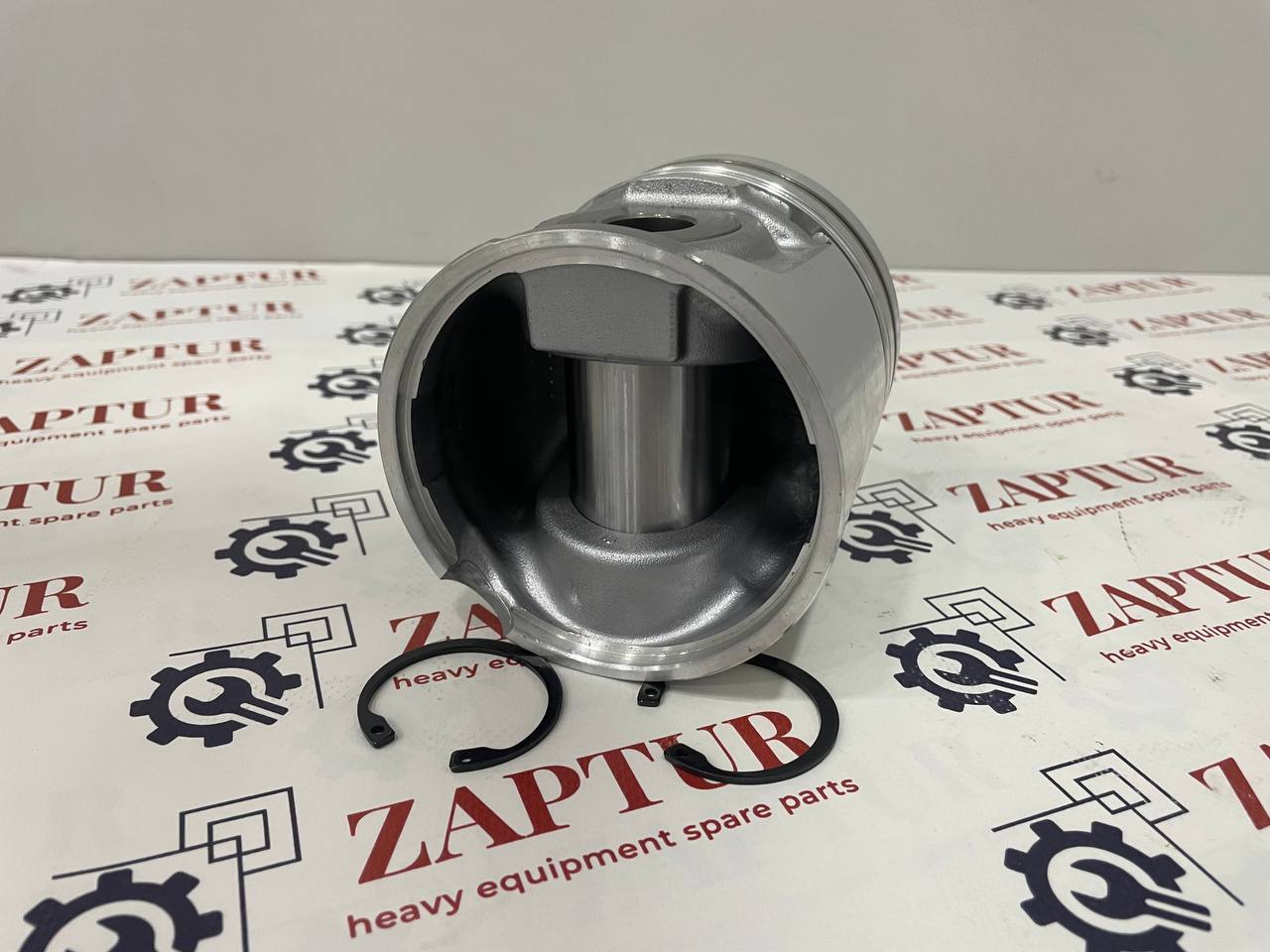 This piston is suitable for Deutz® engine