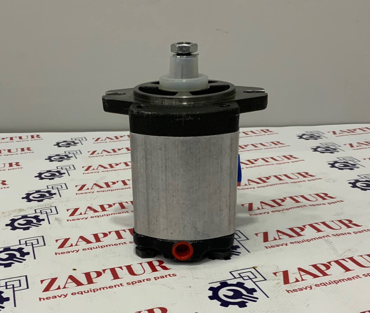 This Fan Drive Hydraulic Pump is suitable for John Deere machinery