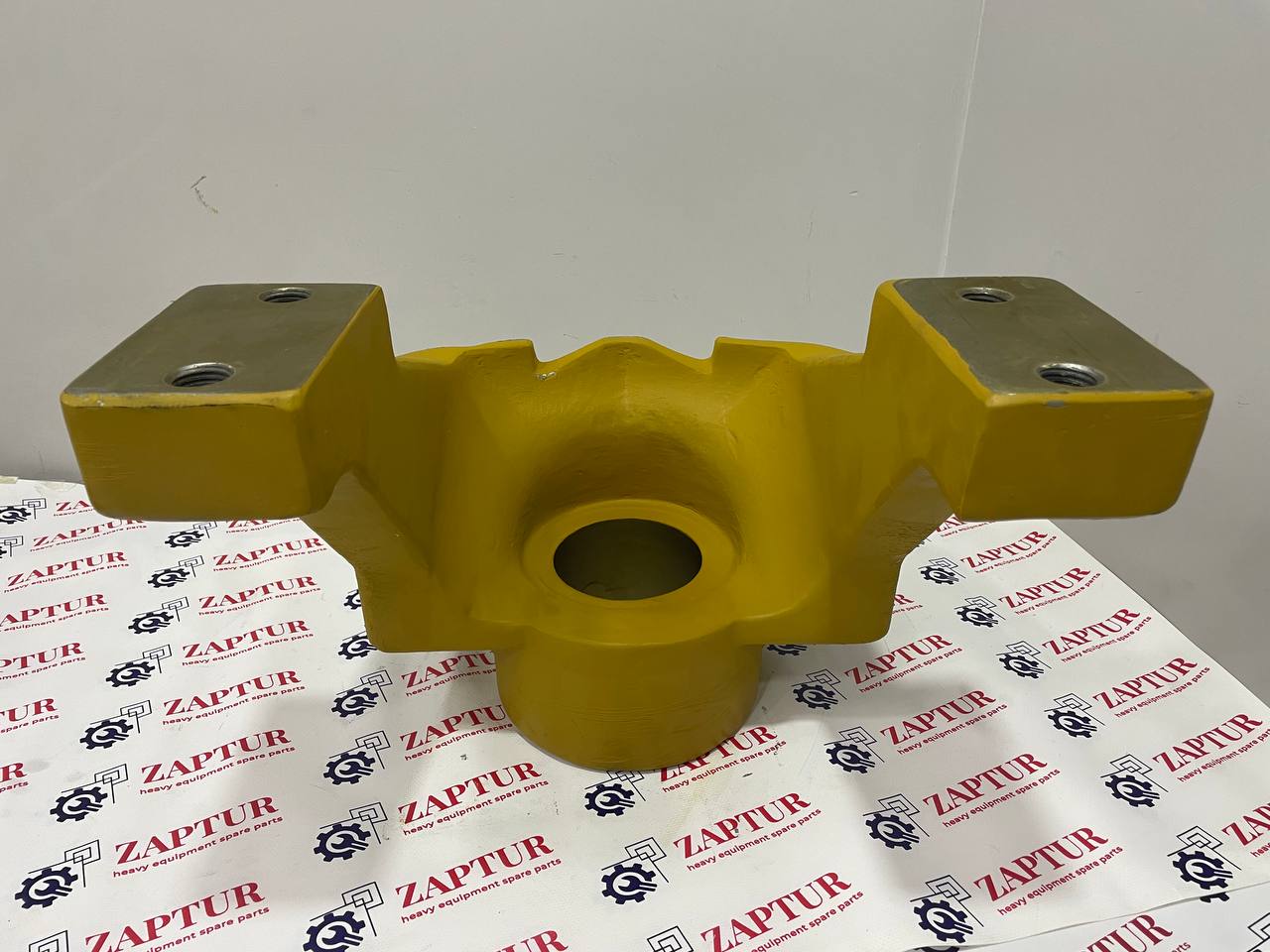 This yoke is suitable for Komatsu machinery