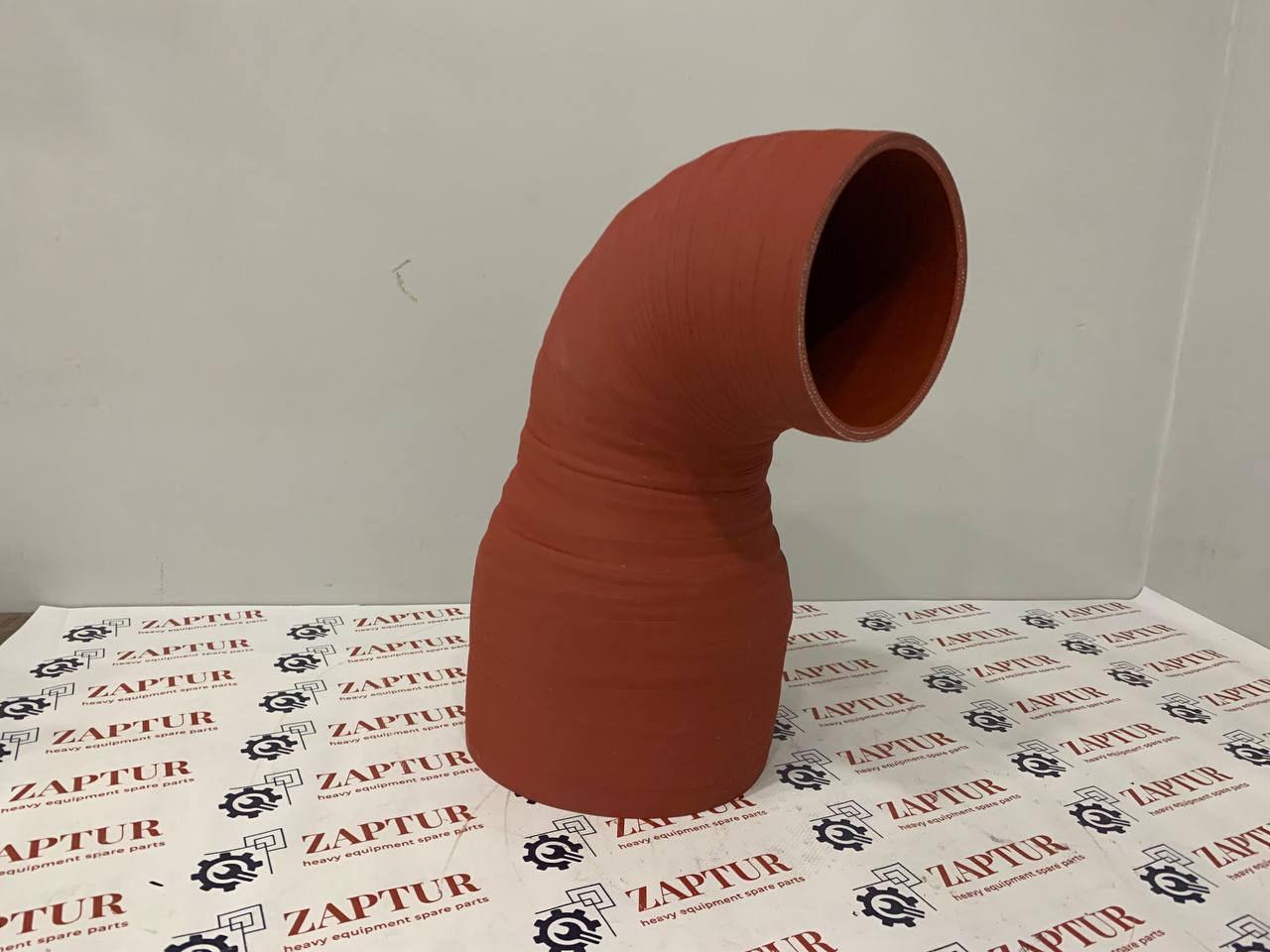 This elbow is suitable for Komatsu machinery