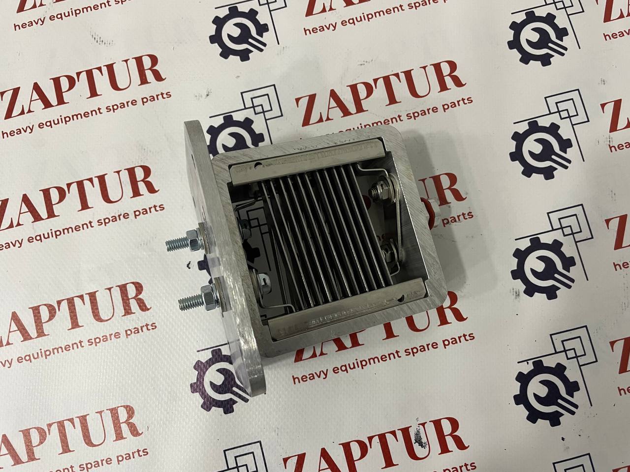 This heating flange is suitable for Liebherr machinery