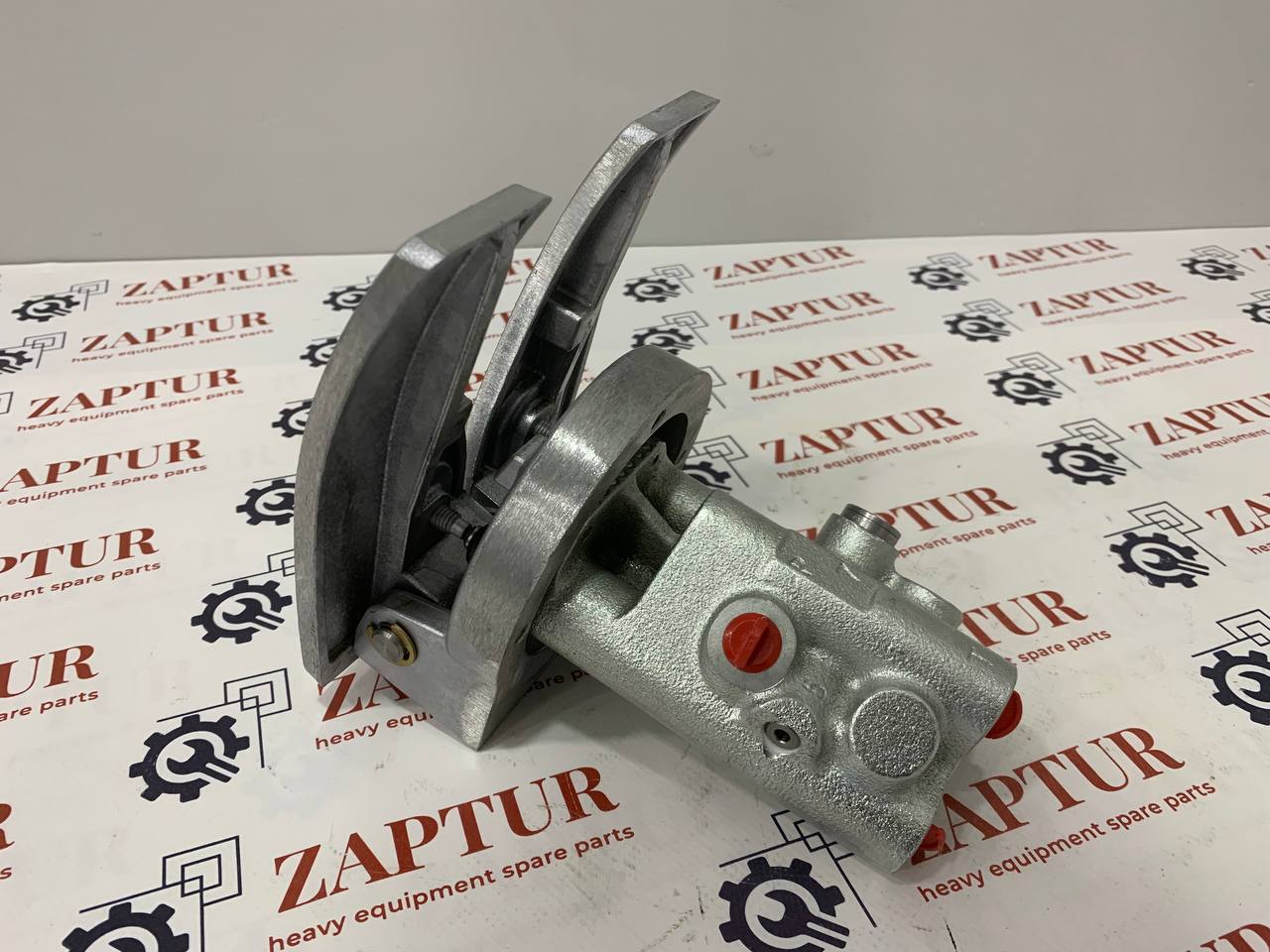 This control unit is suitable for Liebherr machinery