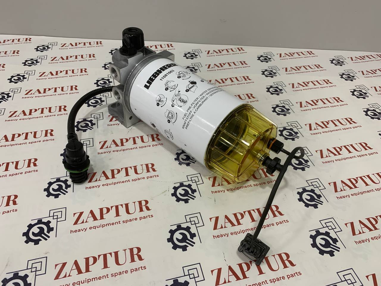 This fuel pre-filter is suitable with Liebherr machine