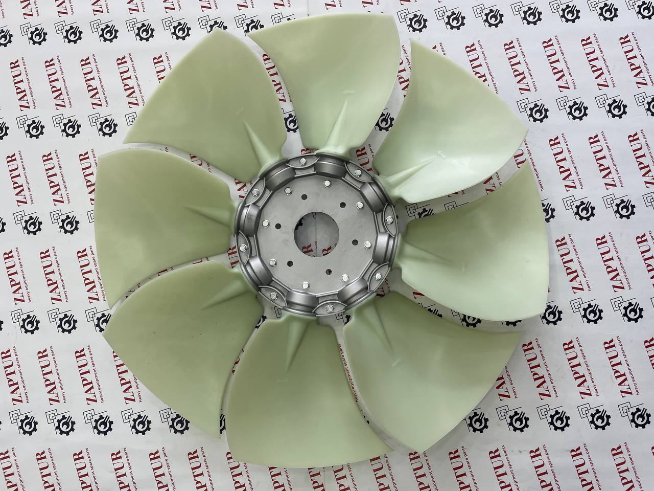 This engine cooling fan is suitable for Volvo Engine