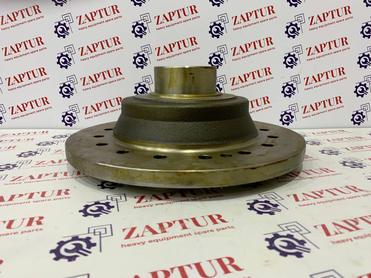 This differential half housing is suitable for Volvo machinery
