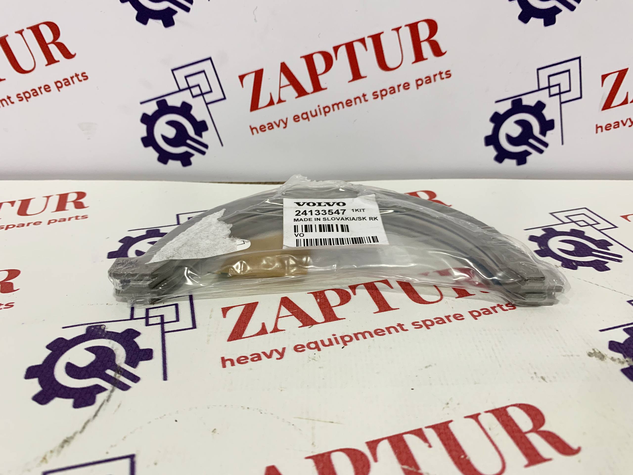 This thrust washer is suitable for Volvo Penta engines