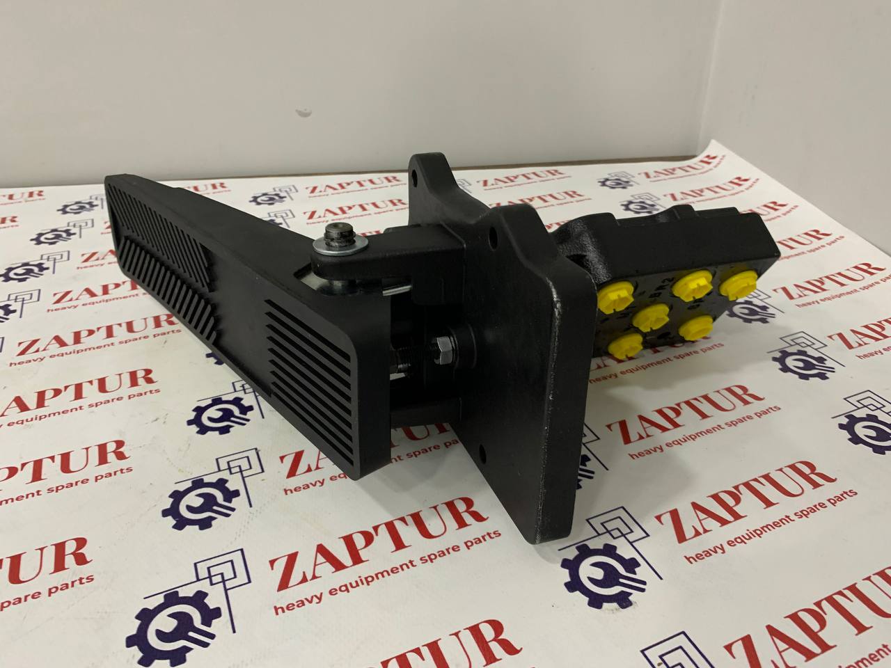 VOLVO VOE15045692 FOOT BRAKE VALVE