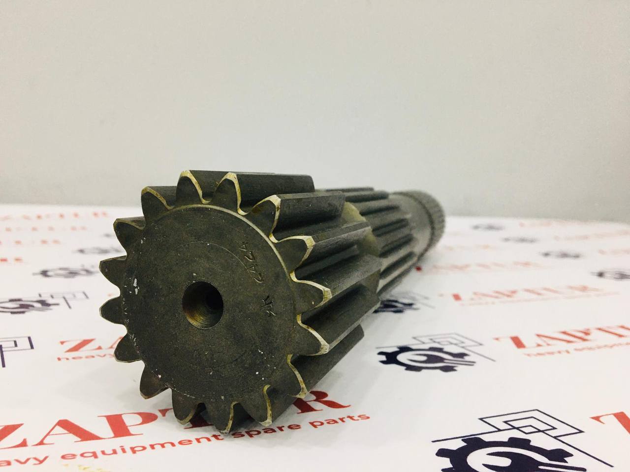 THIS SHAFT GEAR IS SUITABLE CATERPILLAR MACHINERY