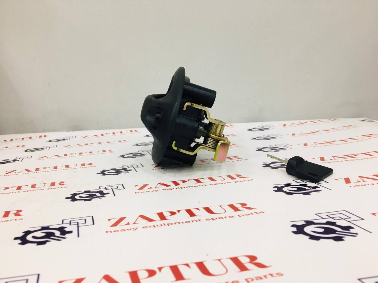 THIS LH DOOR HANDLE IS SUITABLE JCB MACHINERY