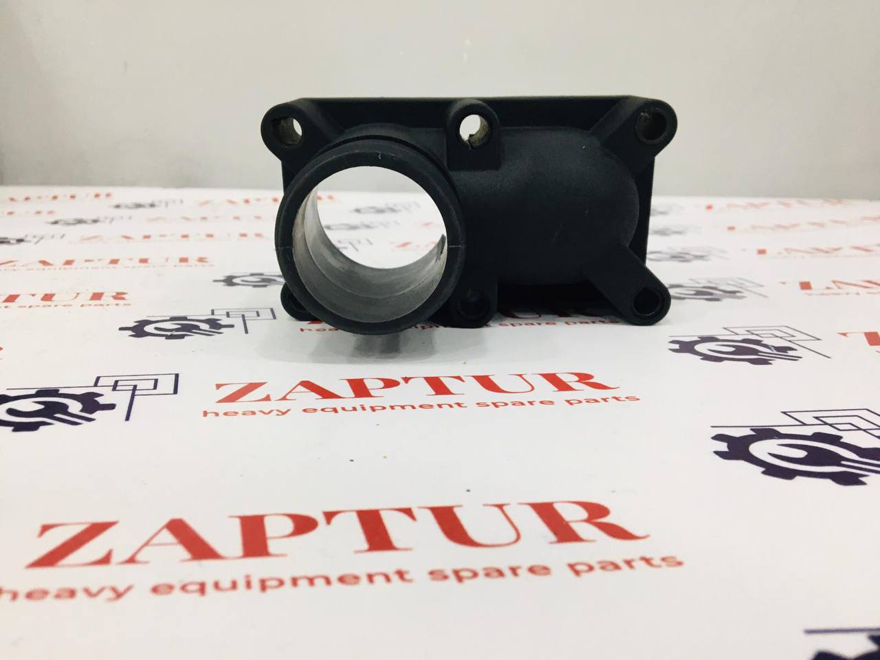 THIS WATER OUTLET CONNECTOR IS SUITABLE JCB MACHINERY