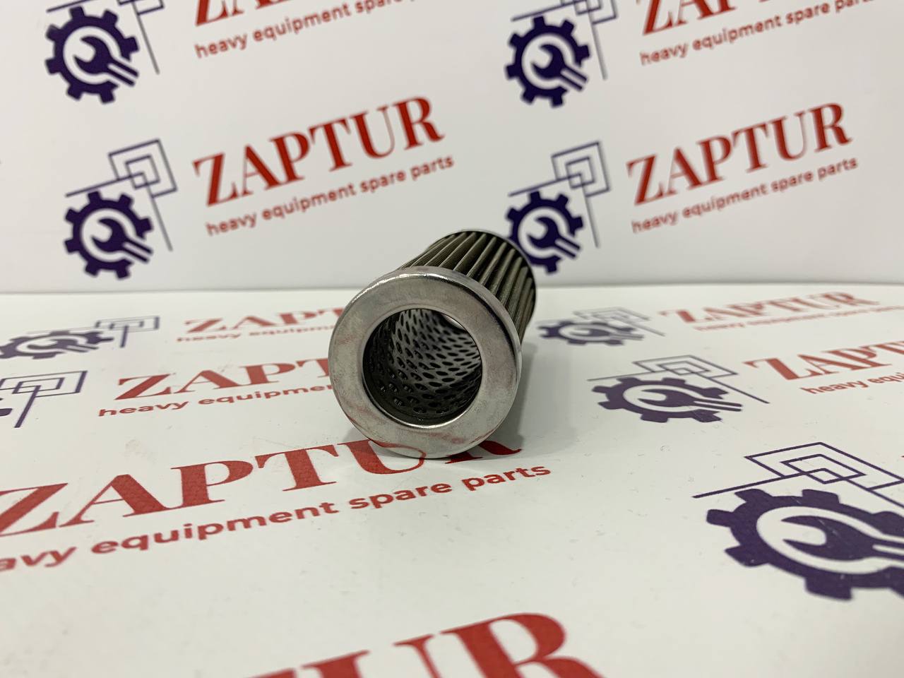 This hydraulic oil filter is suitable for Carraro components