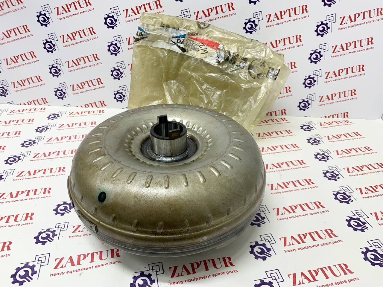 CASE AND NEW HOLLAND 4213717, 87410612 TORQUE CONVERTOR