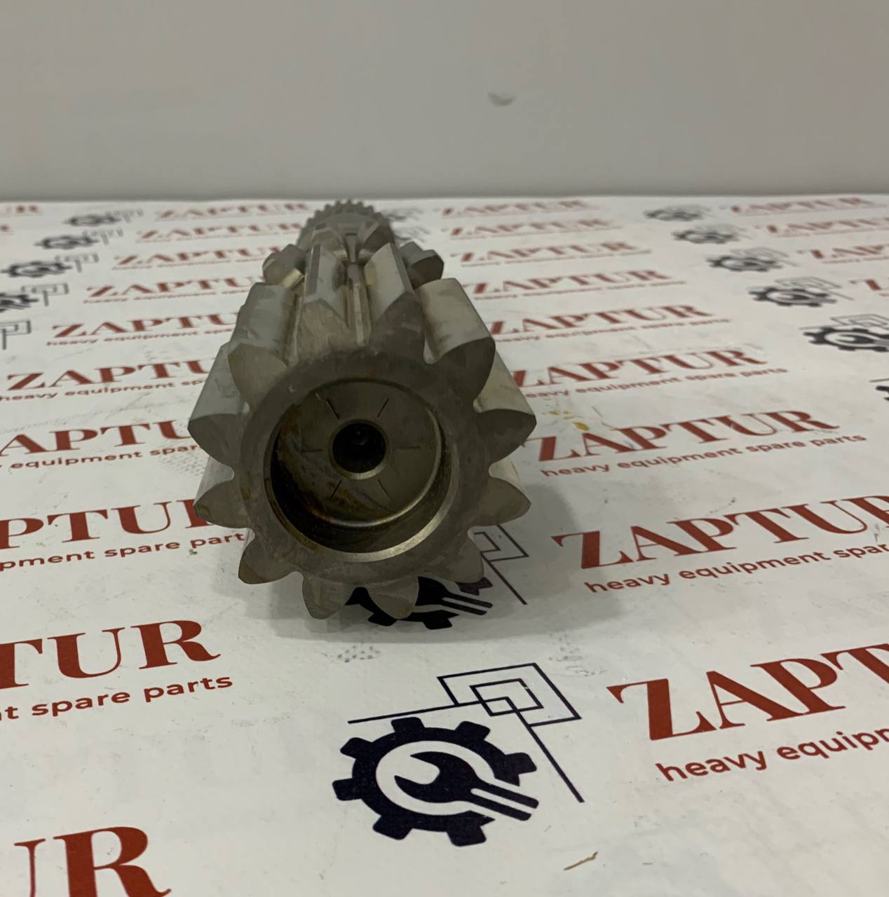 CASE AND NEW HOLLAND 47523091 SHAFT [ZAPTUR]