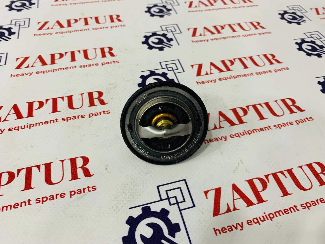 CASE AND NEW HOLLAND 504380075 THERMOSTAT [ZAPTUR]