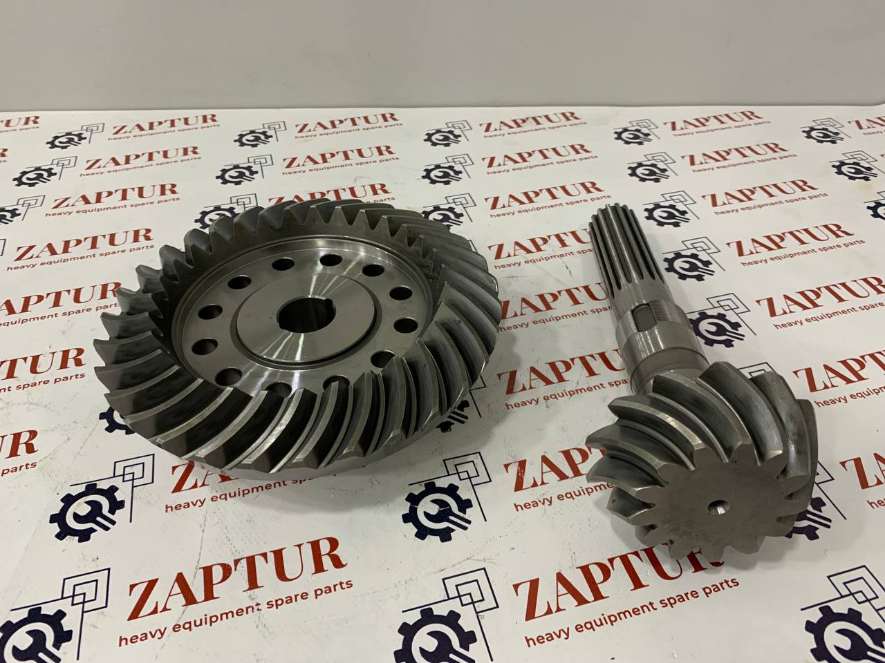 CASE AND NEW HOLLAND 84299365 BEVEL GEAR SET [ZAPTUR]