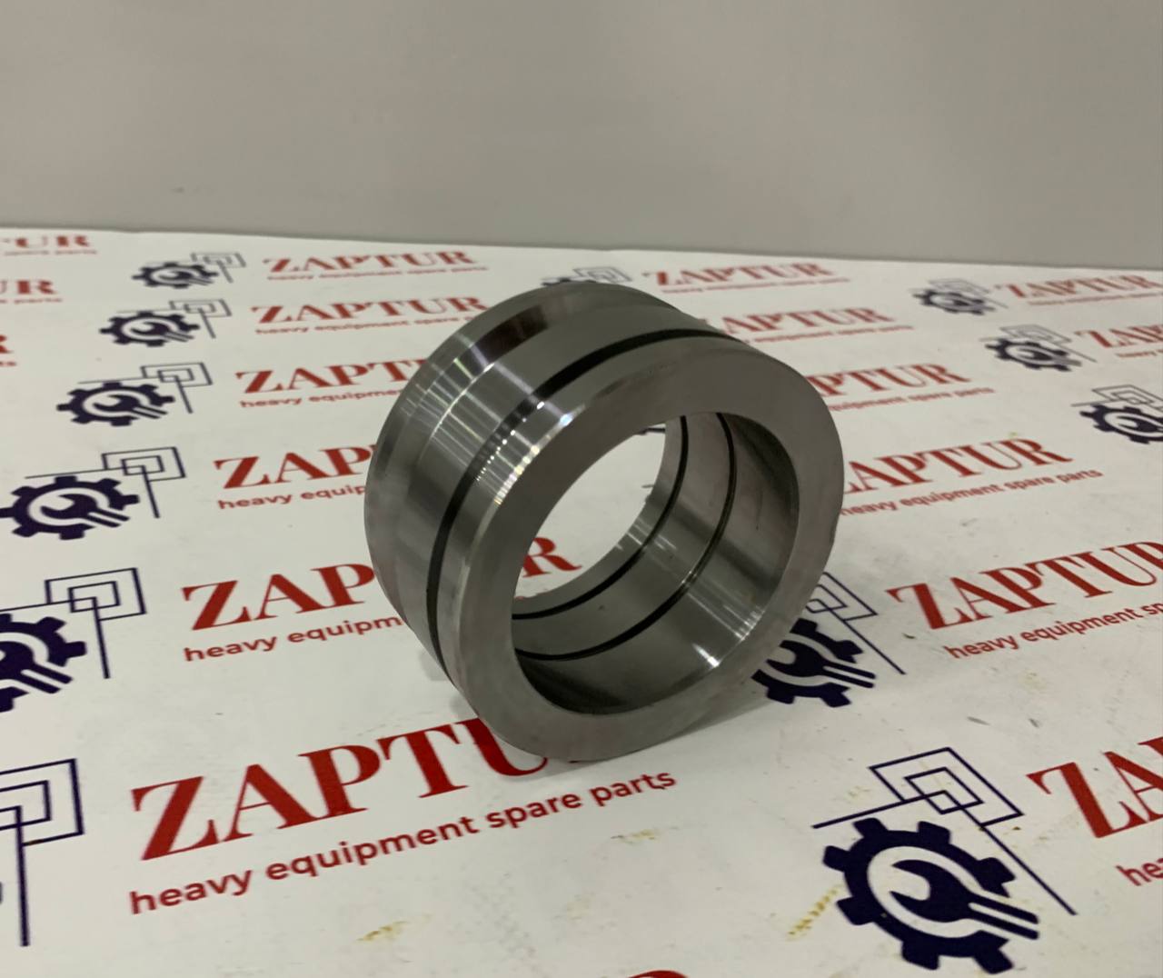 CASE AND NEW HOLLAND 87371268 BUSHING