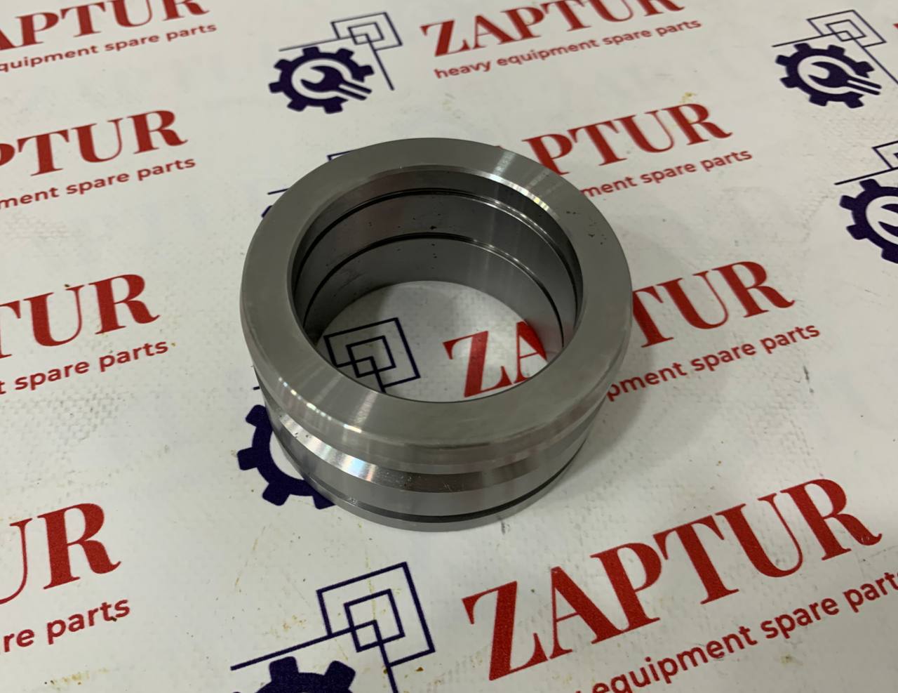 CASE AND NEW HOLLAND 87371268 BUSHING [ZAPTUR]