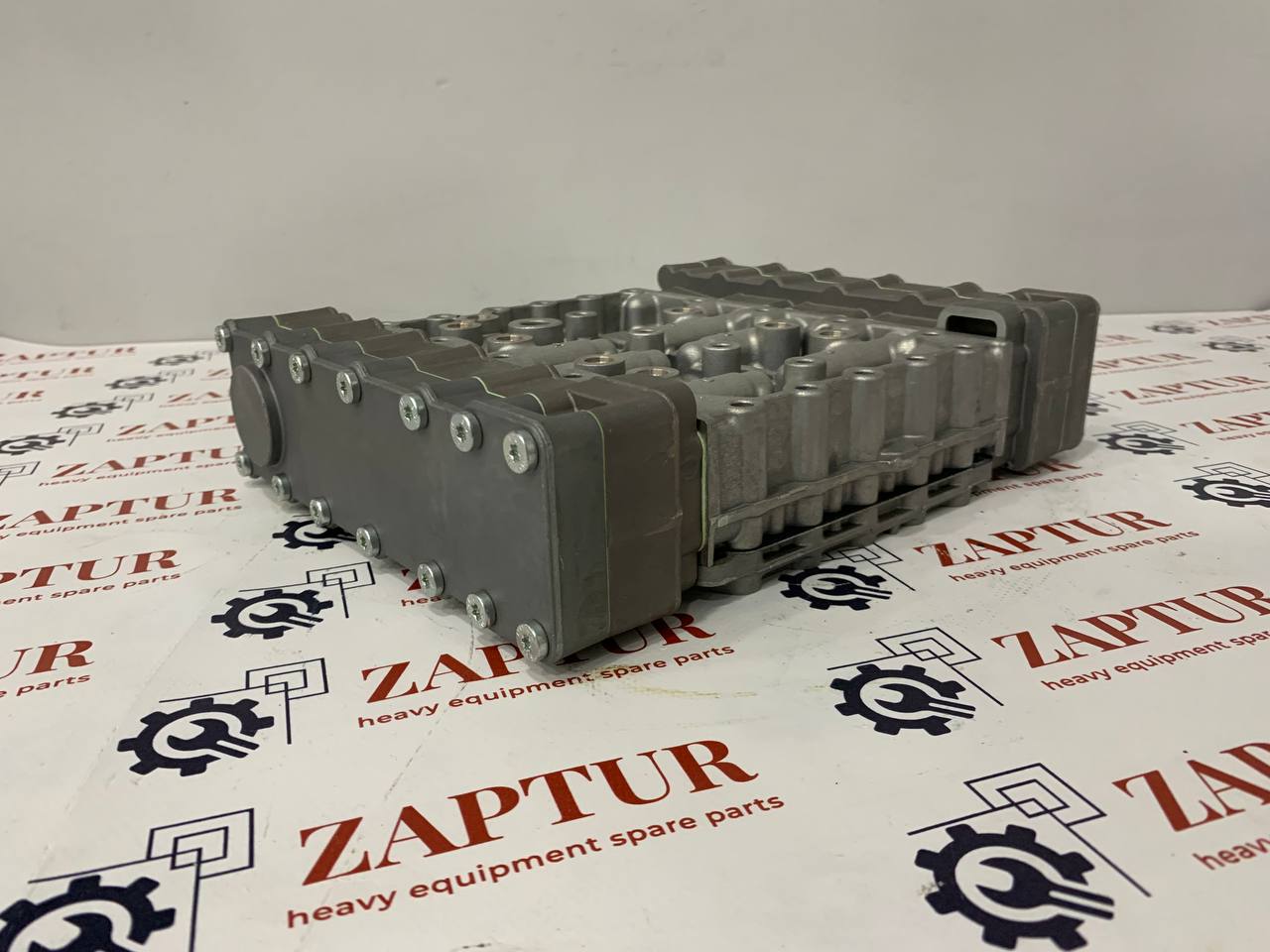 CASE AND NEW HOLLAND 87712671, 8603179 CONTROL VALVE [ZAPTUR]