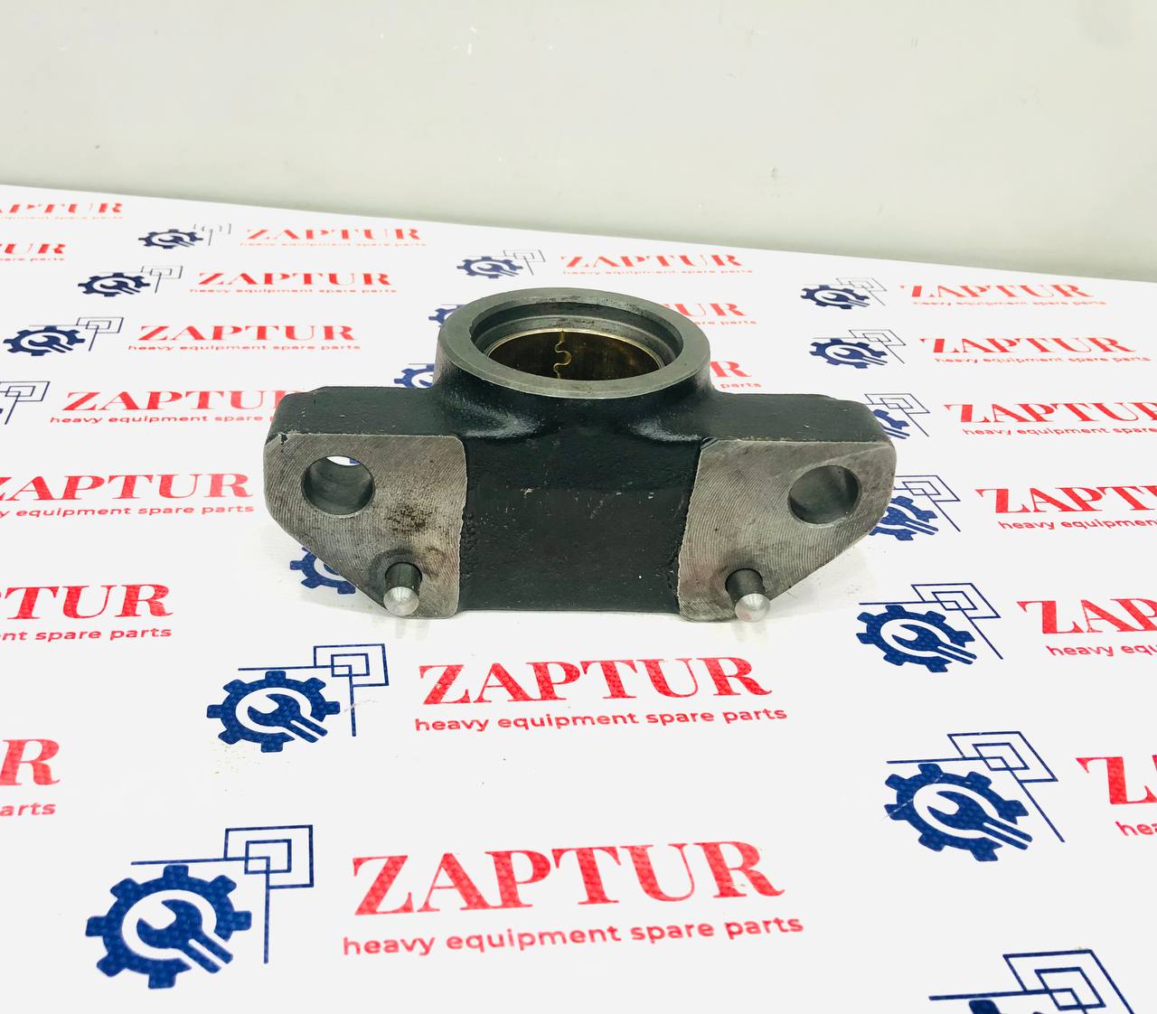 CASE AND NEW HOLLAND 5140452 AXLE SUPPORT FRONT [ZAPTUR]