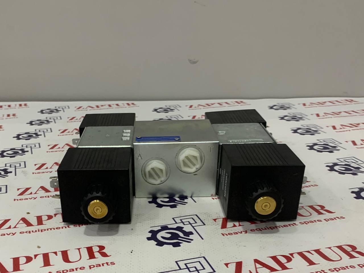 CNH 47556899 HYDRAULIC VALVE [ZAPTUR]