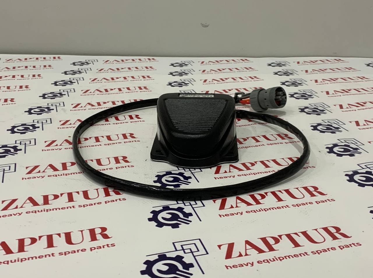 CNH 85826123 SWITCH [ZAPTUR]