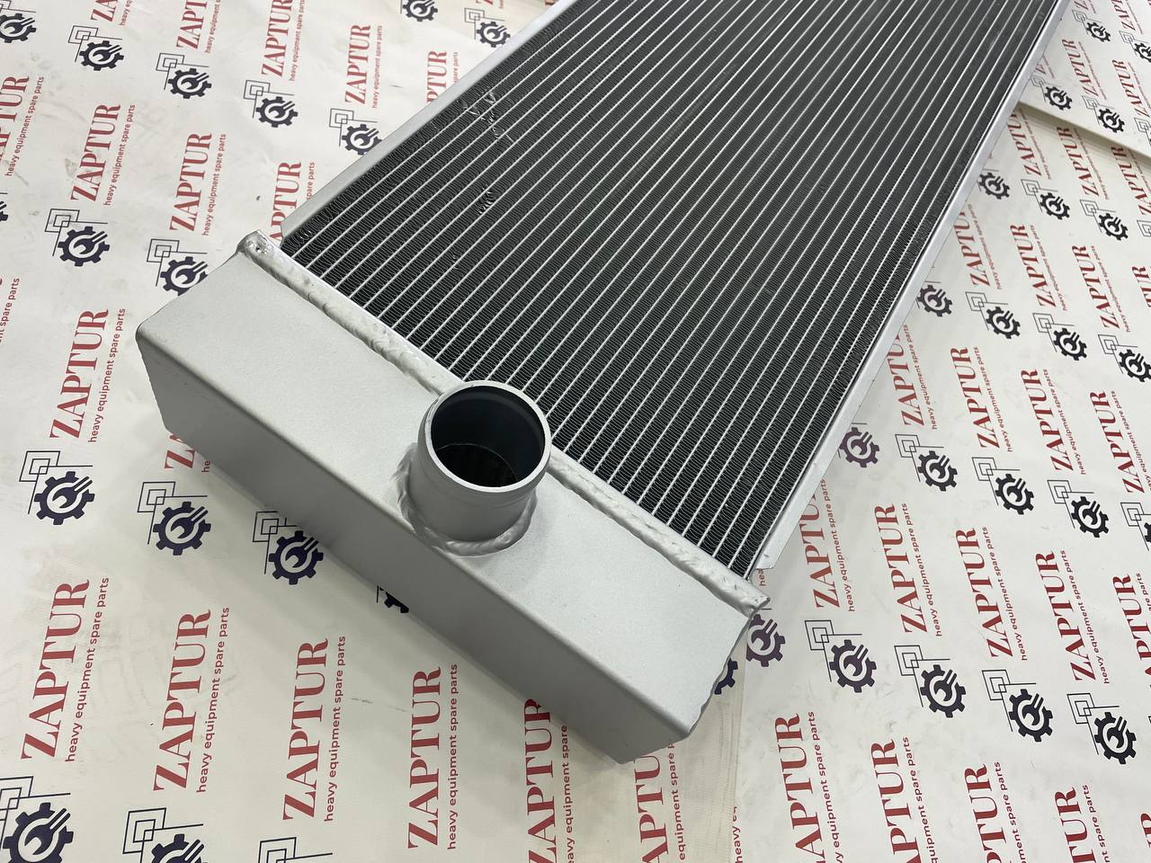 HITACHI XB00001606 RADIATOR CORE [ZAPTUR]