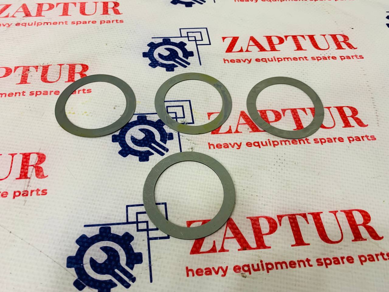 JOHN DEERE RE271129 SHIM KIT [ZAPTUR]