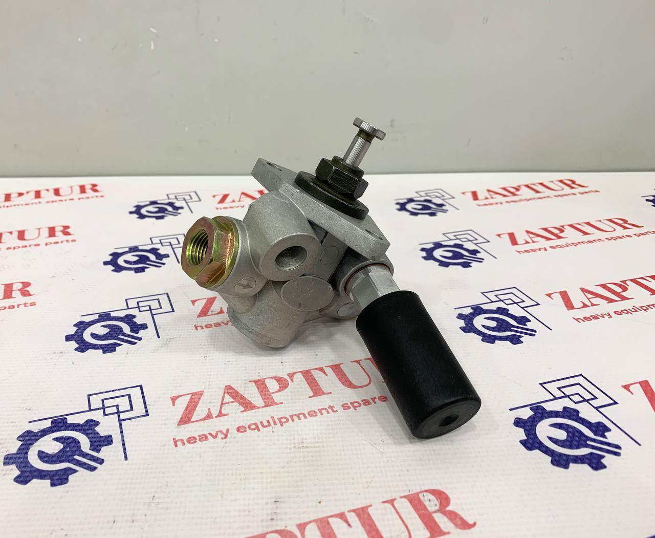 JOHN DEERE RE46375 FUEL PUMP [ZAPTUR]