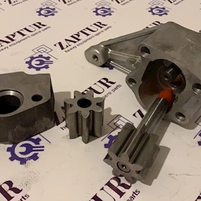 JOHN DEERE RE504914 OIL PUMP [ZAPTUR]