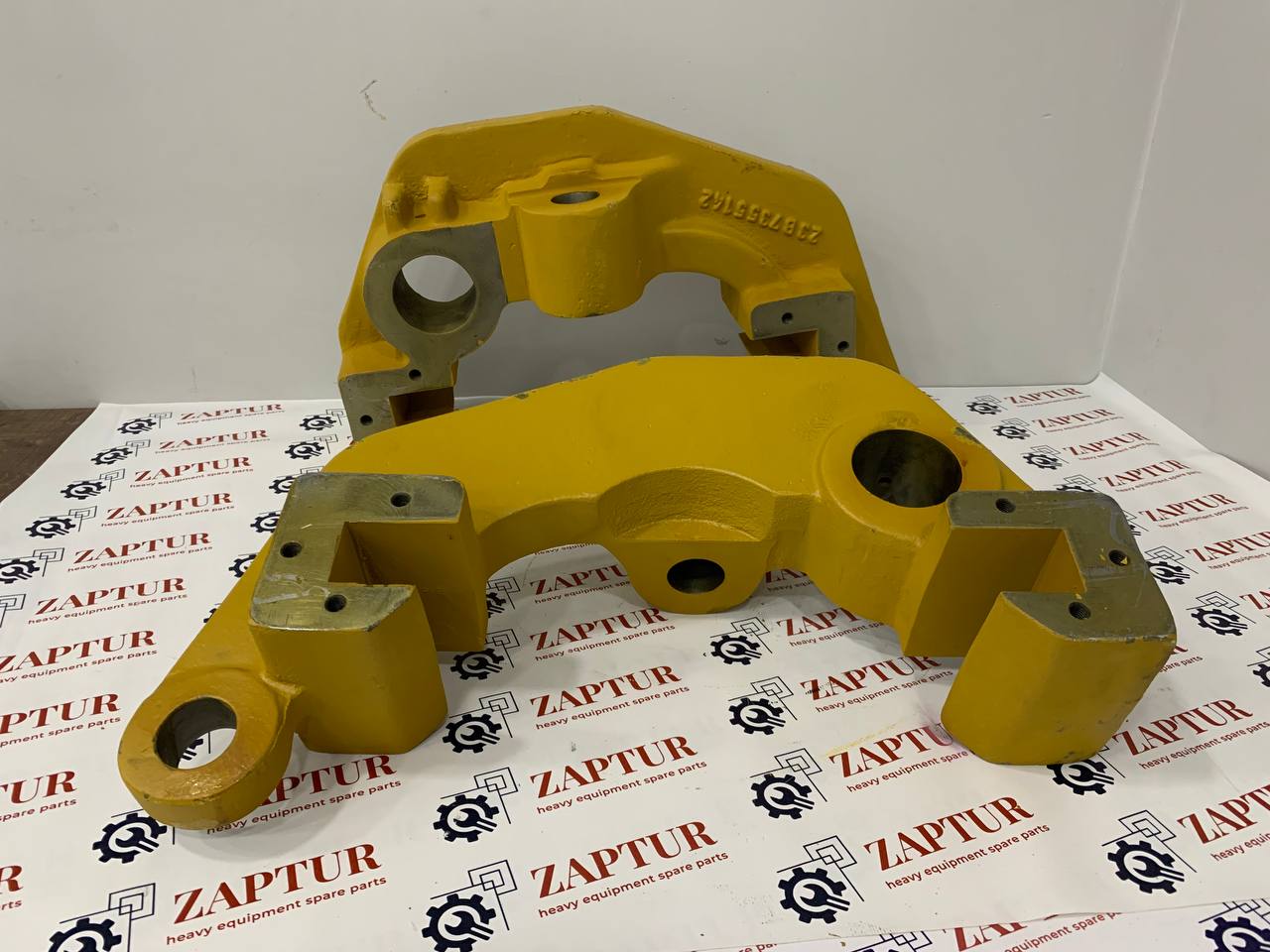 KOMATSU 23B-735-5142, 23B7355142 ADJUSTER RIGHT [ZAPTUR]