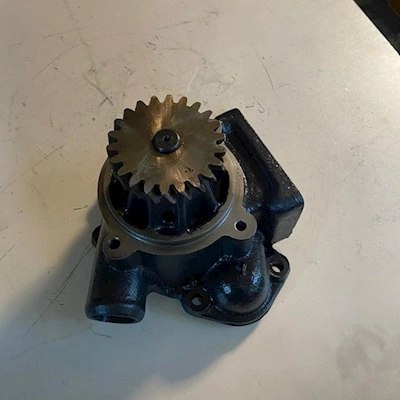 KOMATSU 6151-62-1101 WATER PUMP [ZAPTUR]