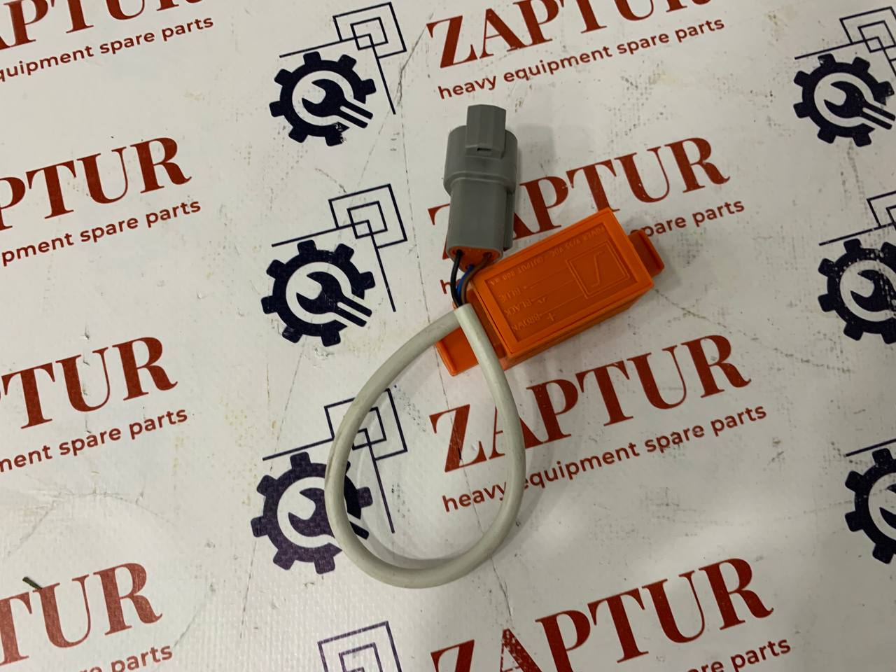 KOMATSU AND CARRARO CA0643613, 643612 SENSOR [ZAPTUR]
