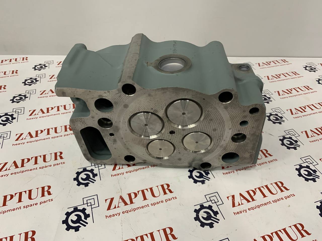 LIEBHERR 10141554 CYLINDER HEAD [ZAPTUR]