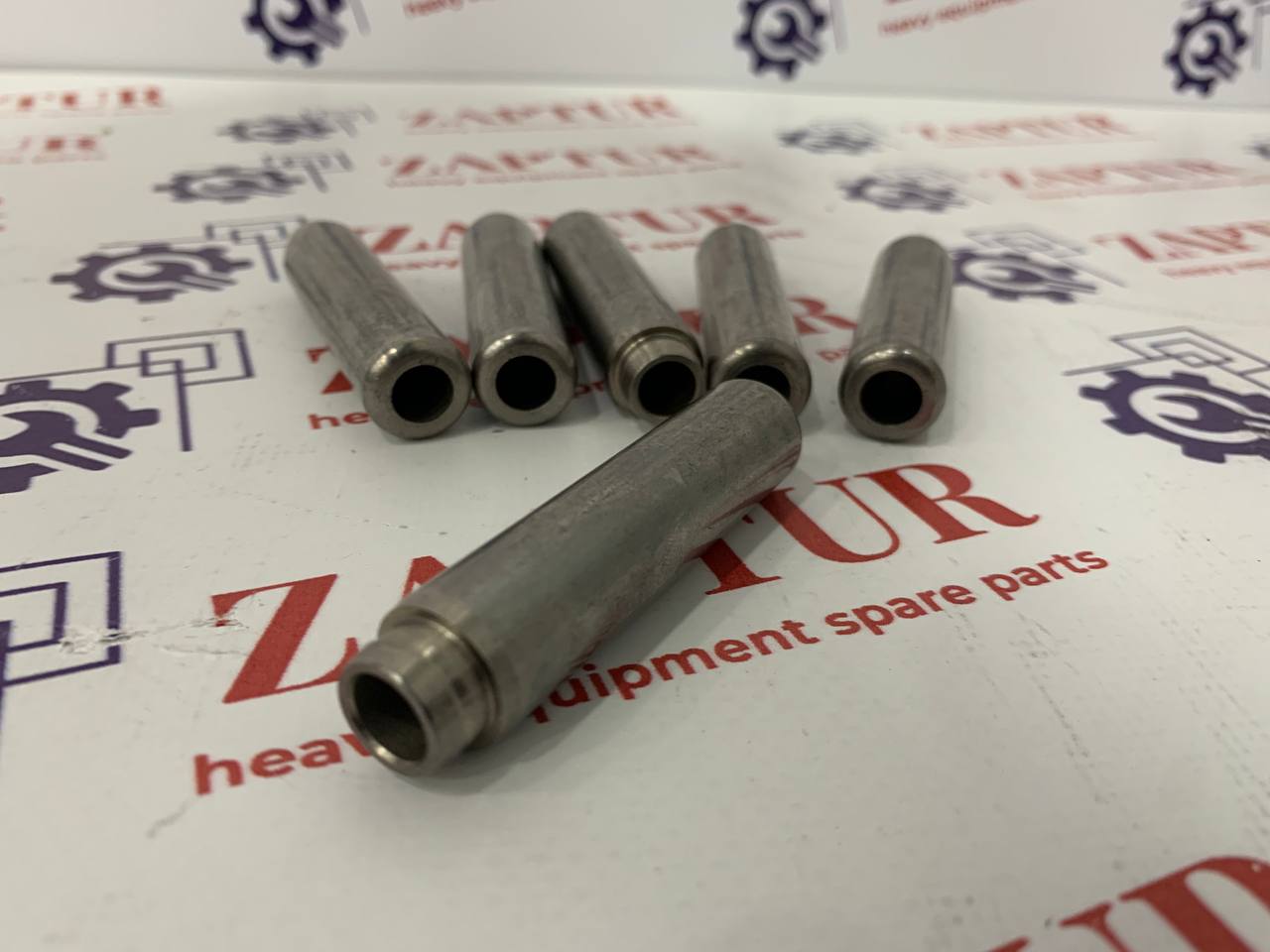 This valve step guide is suitable with Liebherr machinery