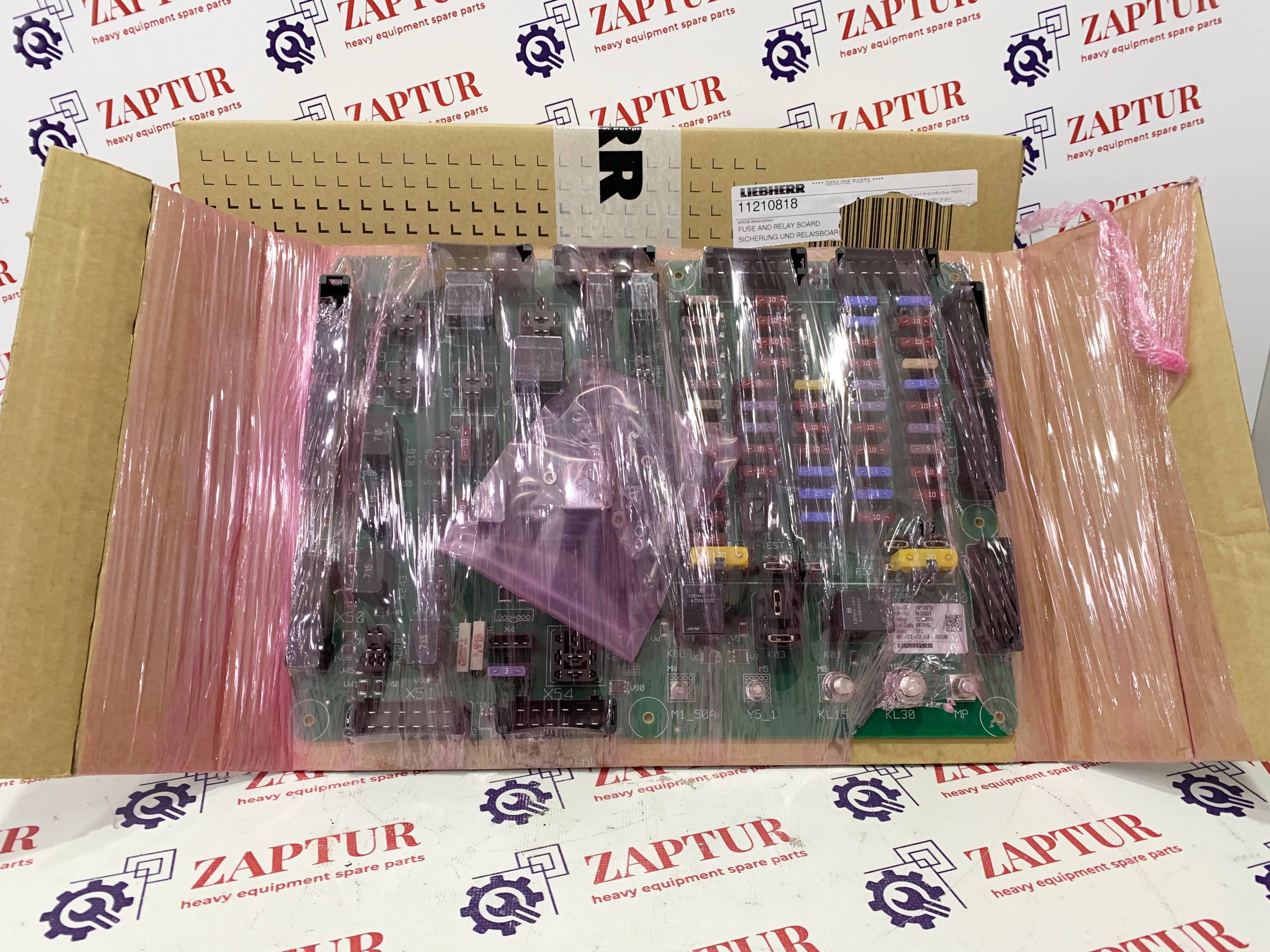 This fuse and relay board is suitable for Liebherr machinery