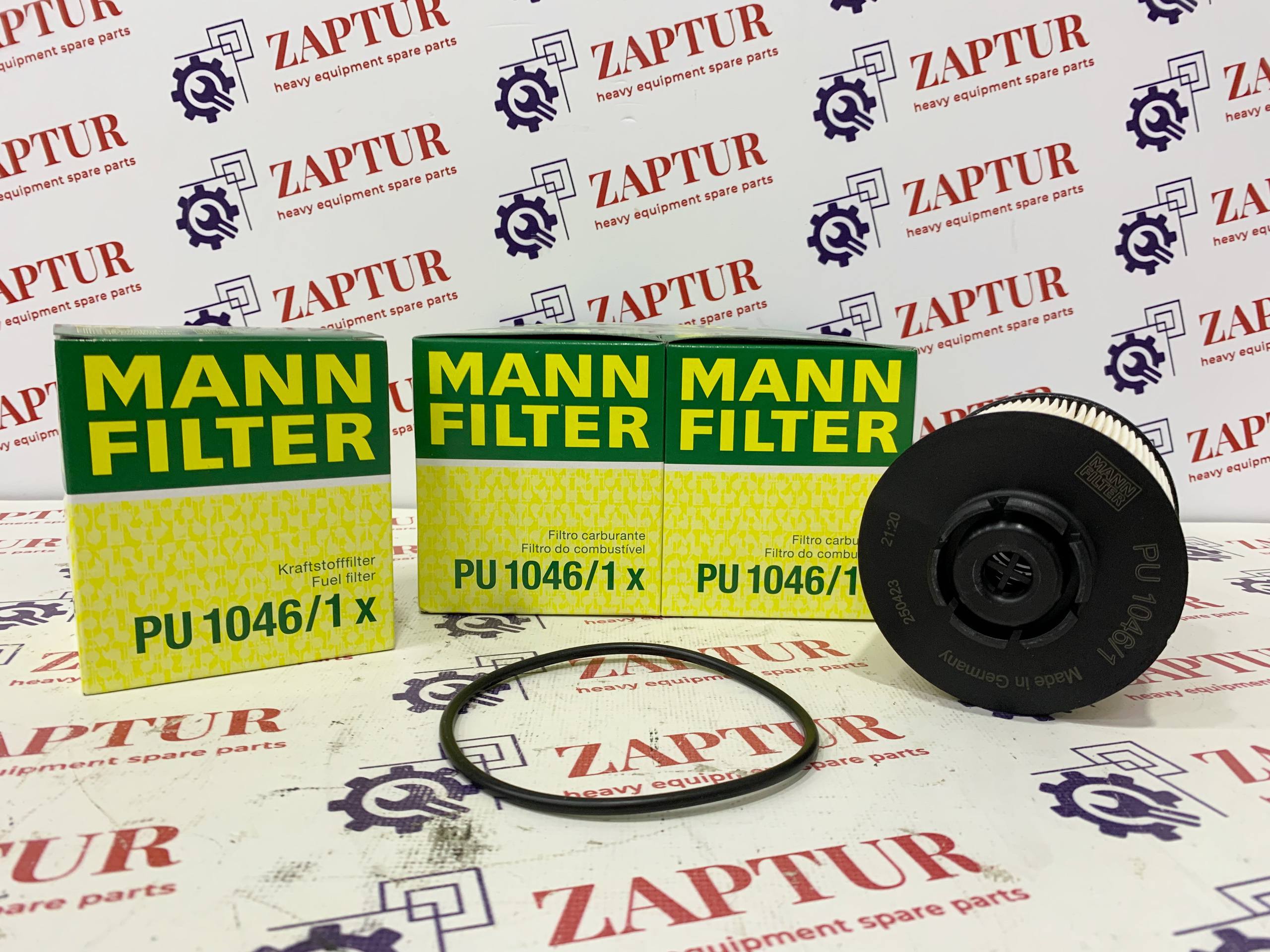 This fuel filter is suitable for Liebherr machinery