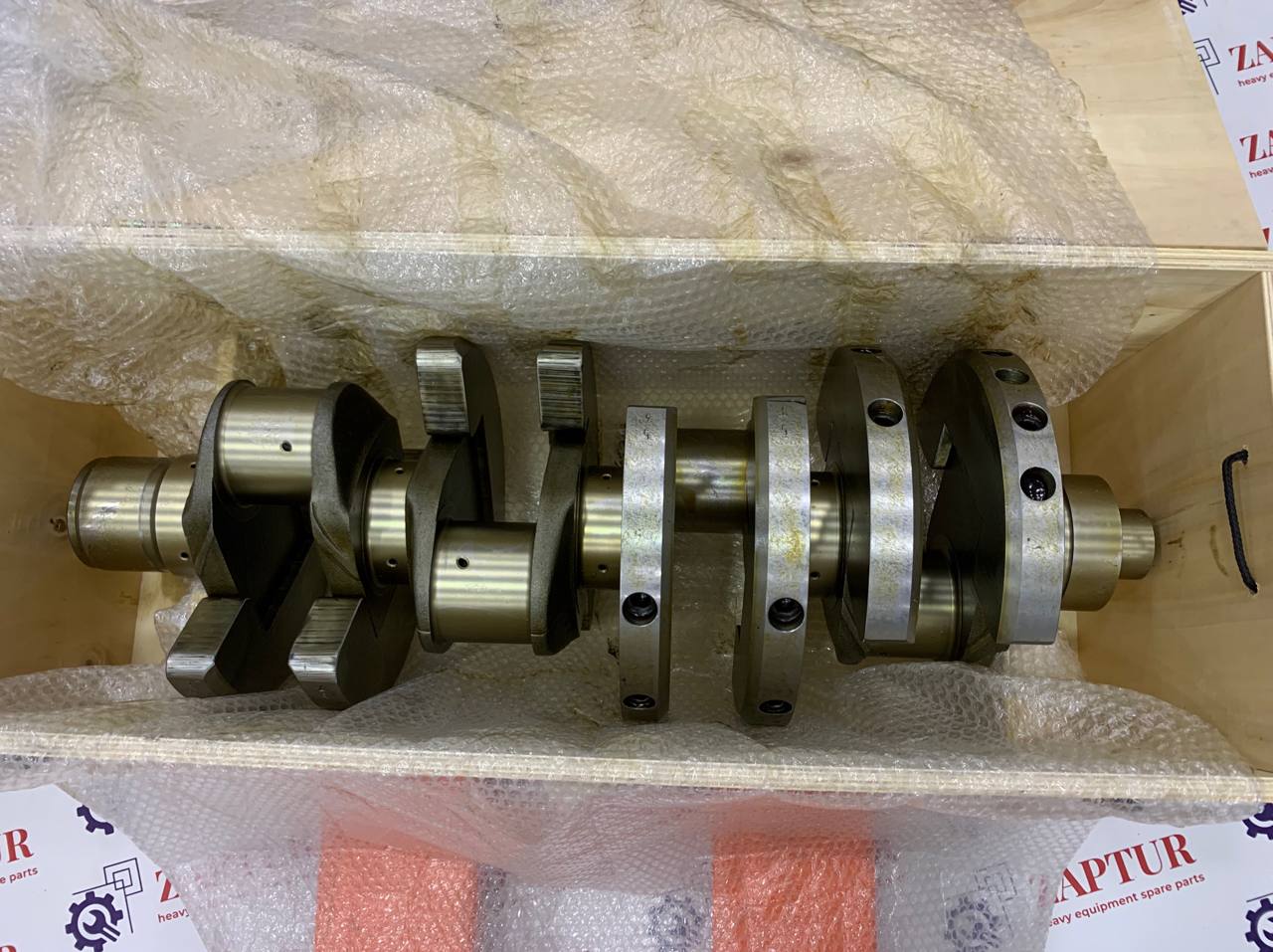 This crankshaft is suitable for Liebherr D9408 model engines.