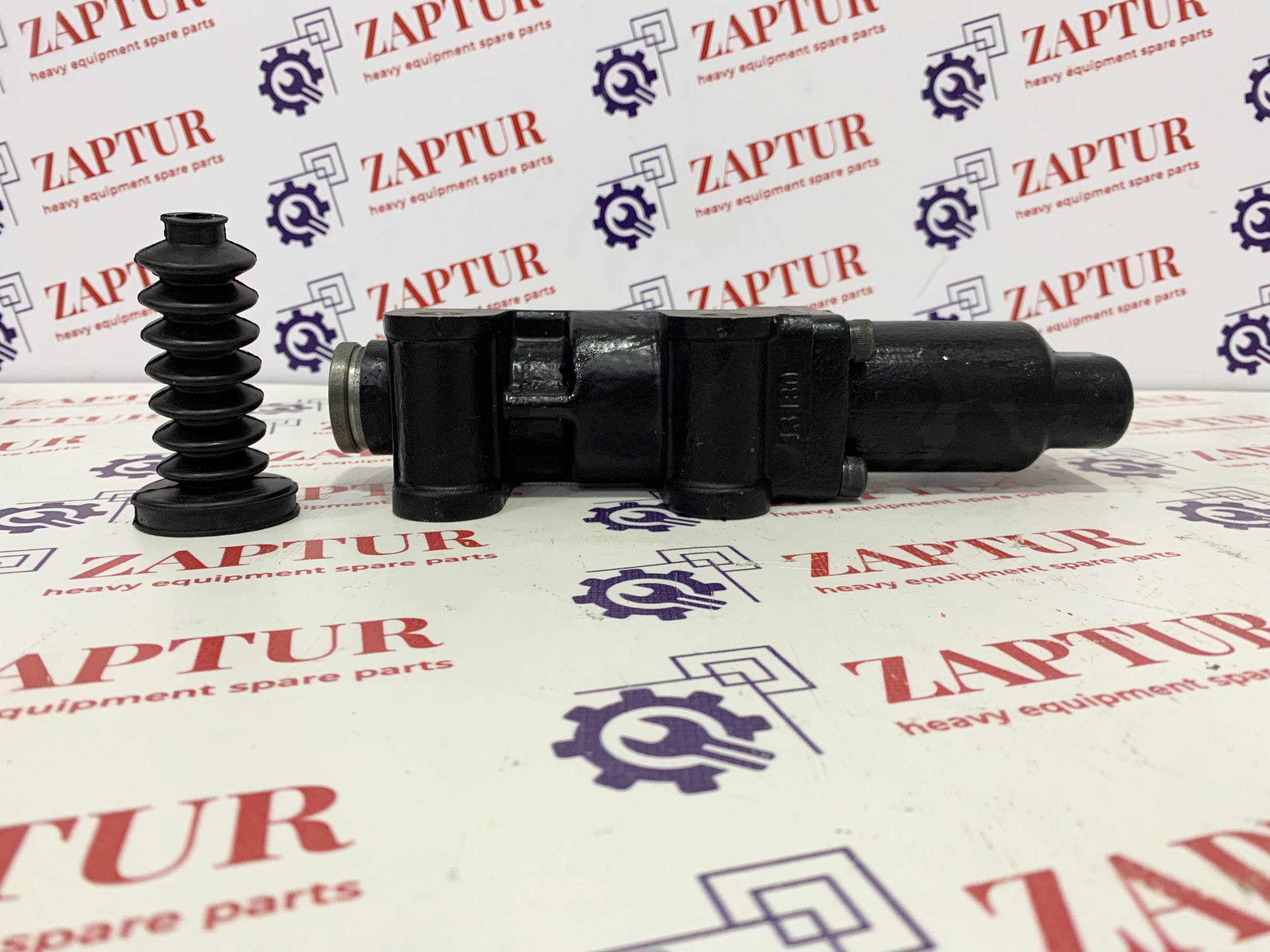 This brake master cylinder is suitable for Manitou machinery