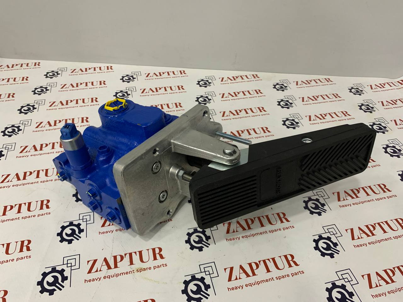 REXROTH R901112235 BRAKE PEDAL WITH VALVE [ZAPTUR]