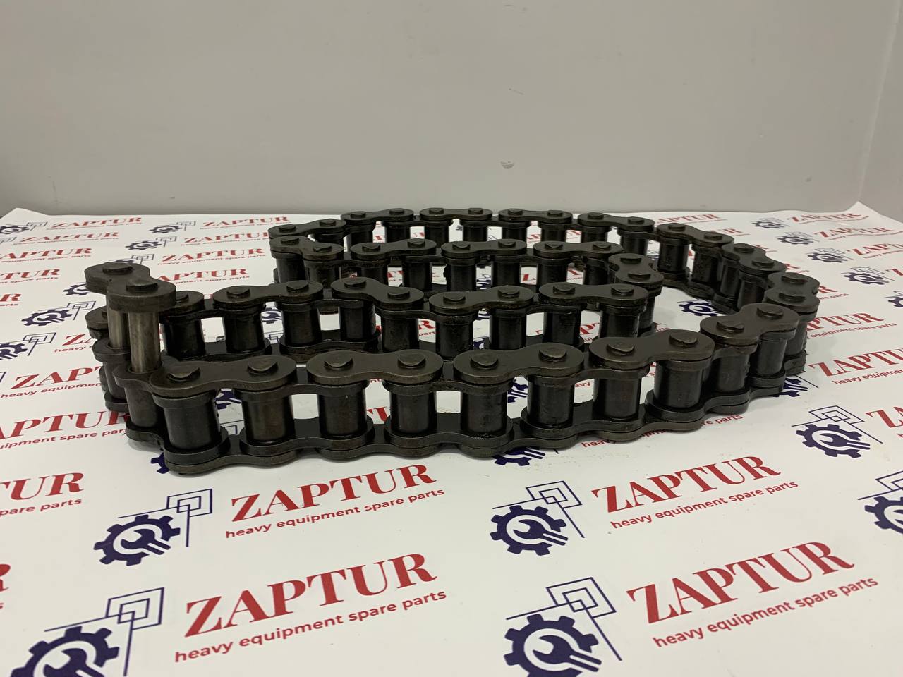 This chain is suitable for Volvo machinery
