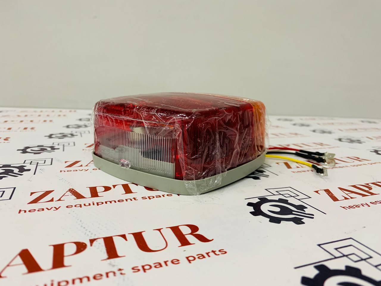 VOLVO 11039553 TAIL LAMP [ZAPTUR]