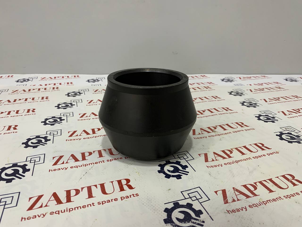 VOLVO 16920959 RUBBER CONNECTOR [ZAPTUR]