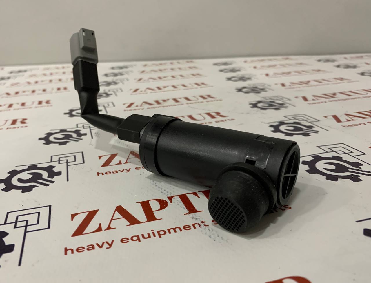 VOLVO 17480431 WASHER PUMP [ZAPTUR]