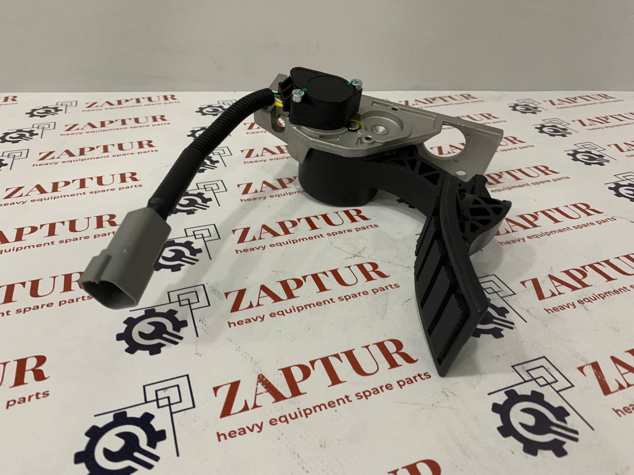 VOLVO 82627975 ACCELERATOR PEDAL [ZAPTUR]