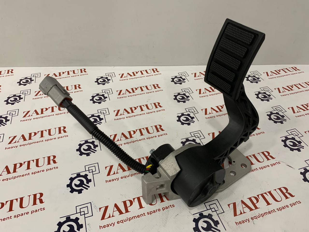 VOLVO 82627975 ACCELERATOR PEDAL [ZAPTUR]