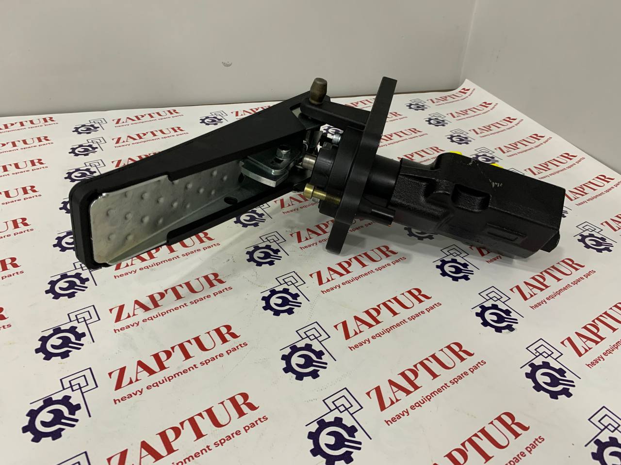 VOLVO VOE15045692 FOOT BRAKE VALVE [ZAPTUR]