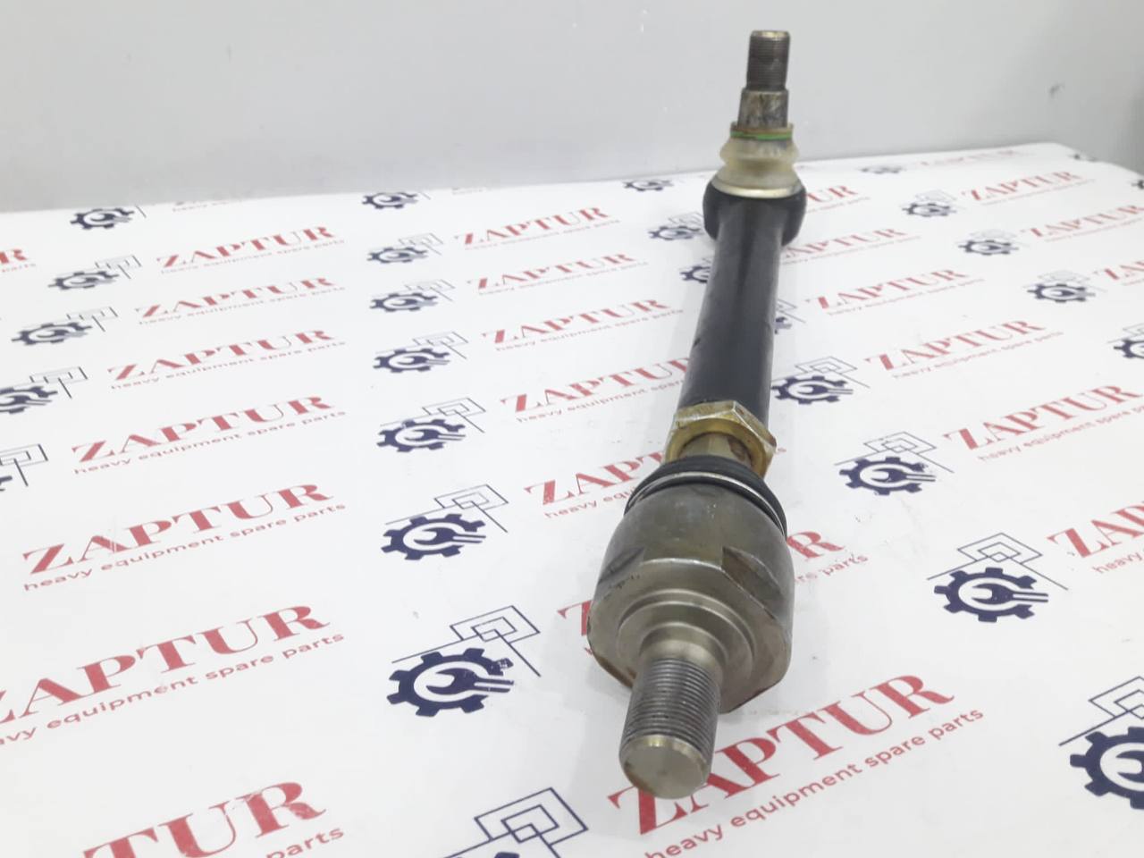This tie rod is suitable for Carraro components.
