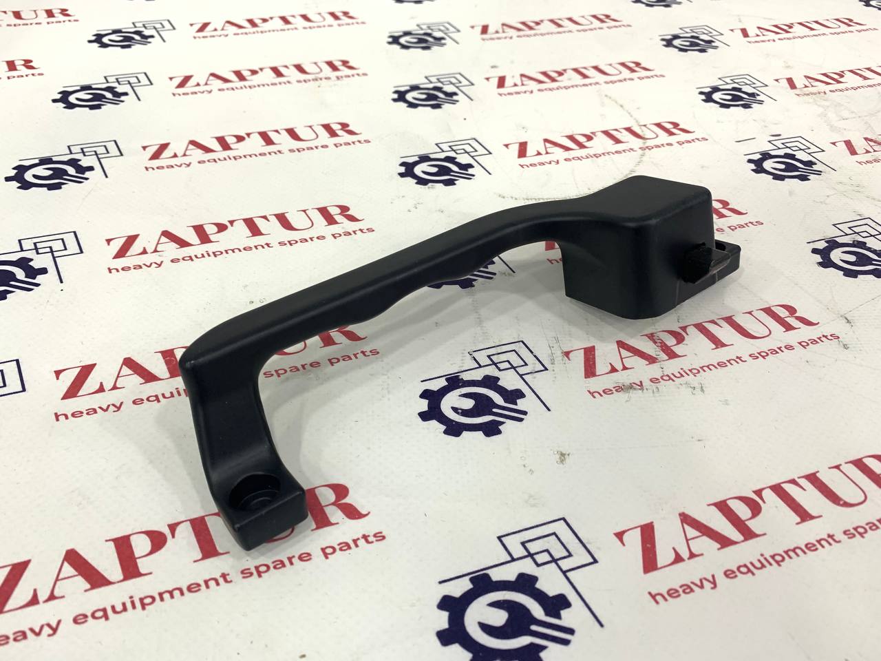 JCB 331/28233 HANDLE REAR WINDOW [ZAPTUR]